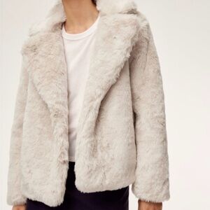 Like New 🧸 Aritzia Sunday Best Mortimer Faux Fur Plush Jacket Sz XS
